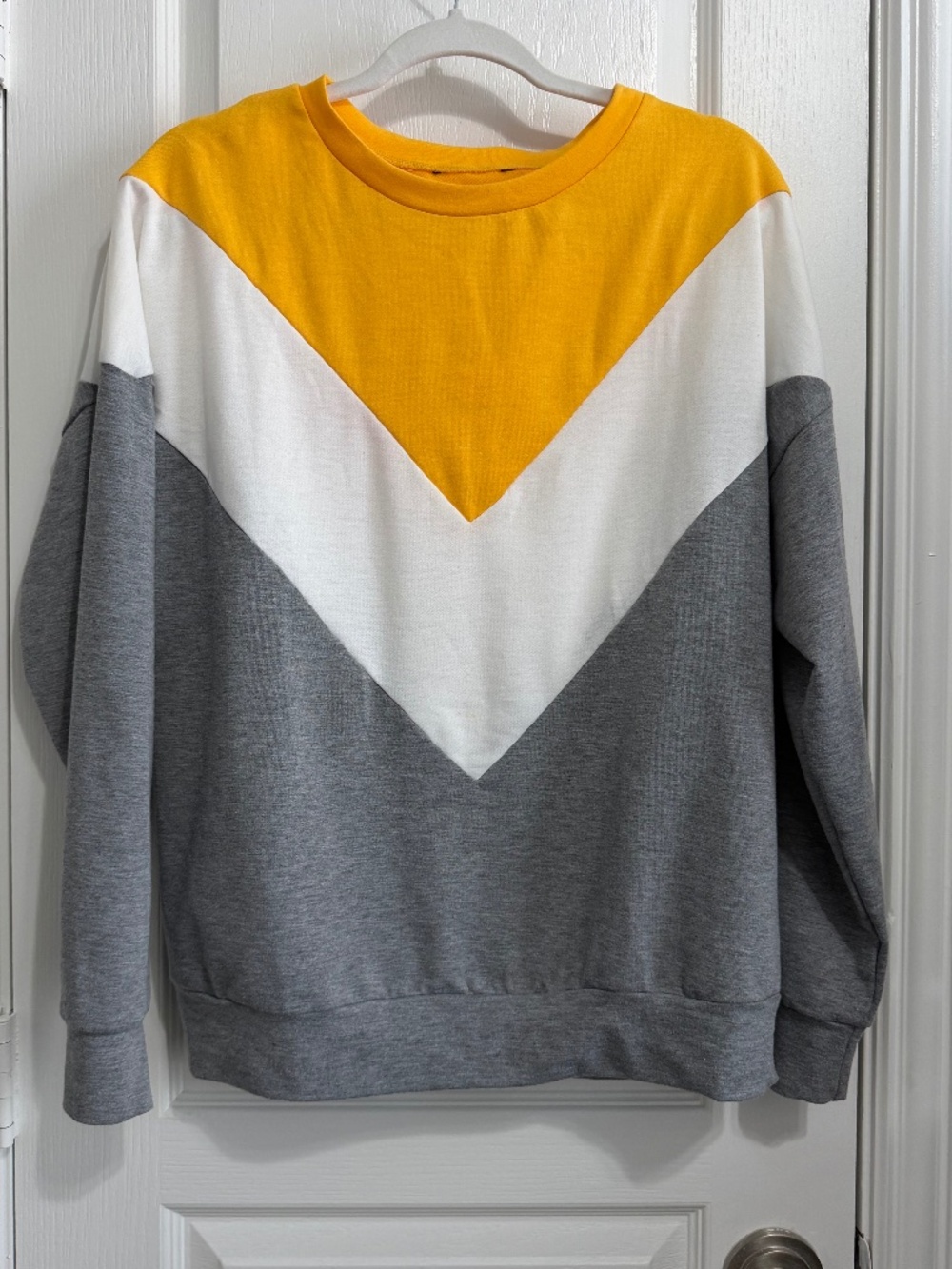 Yellow White Grey Colorblock Chevron Crewneck Sweatshirt Medium M